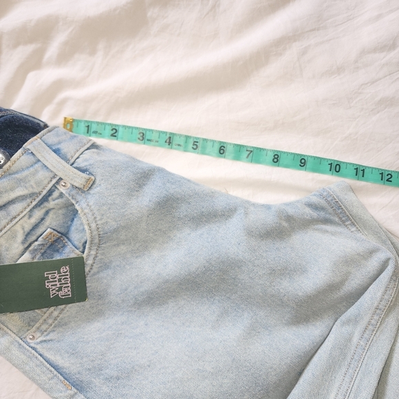 Light Blue Denim Jeans, Wild Fable Double Waist High Rise Relaxed 90s. Size 2. - Picture 4 of 7